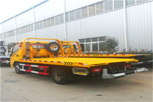 官园附近拖车救援搭电